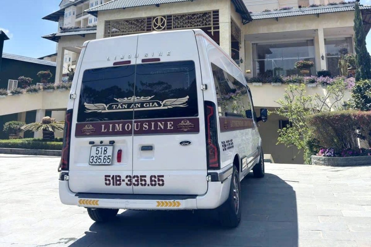 Ho Chi Minh to Mekong Delta by Tan An Gia Limousine