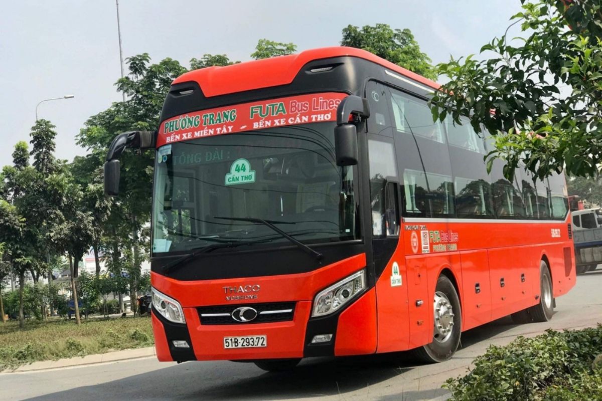Ho Chi Minh to Vinh Long by Phuong Trang (FUTA Bus Lines)
