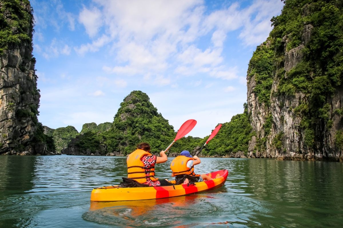 Kayaking in Ha Long Bay