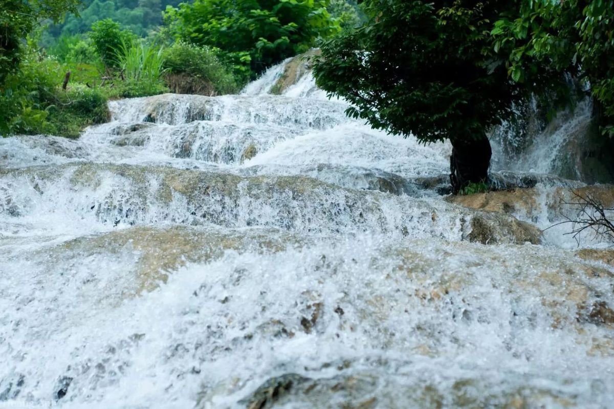 Hieu Waterfall – Nature’s Hidden Gem in Pu Luong
