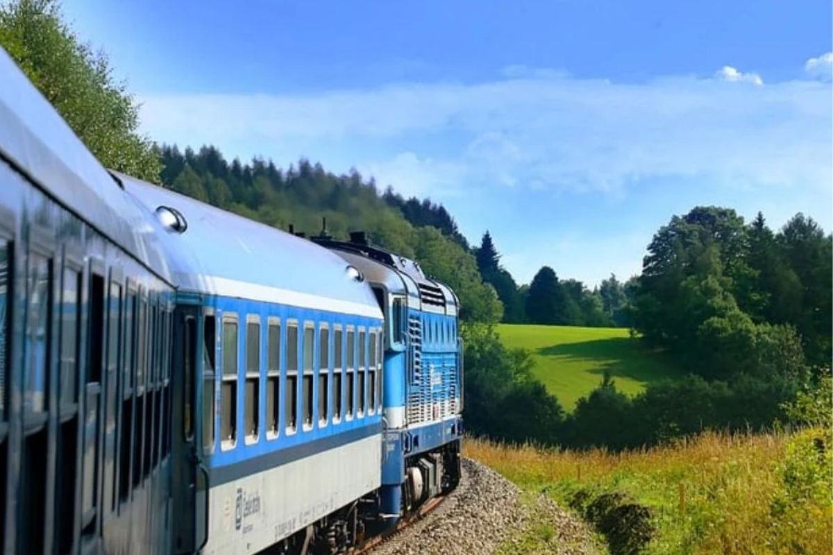 Hanoi to Mu Cang Chai train