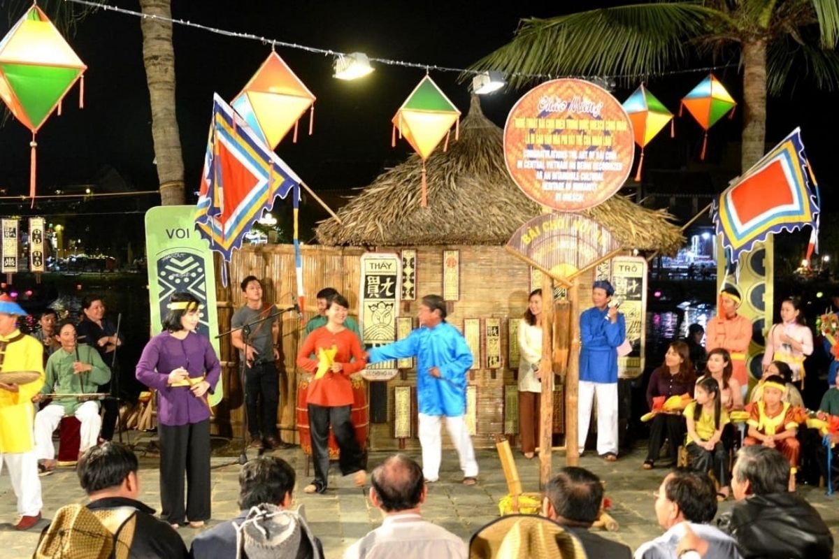Traditional Performances & Folk Games in Lantern Festival Da Nang