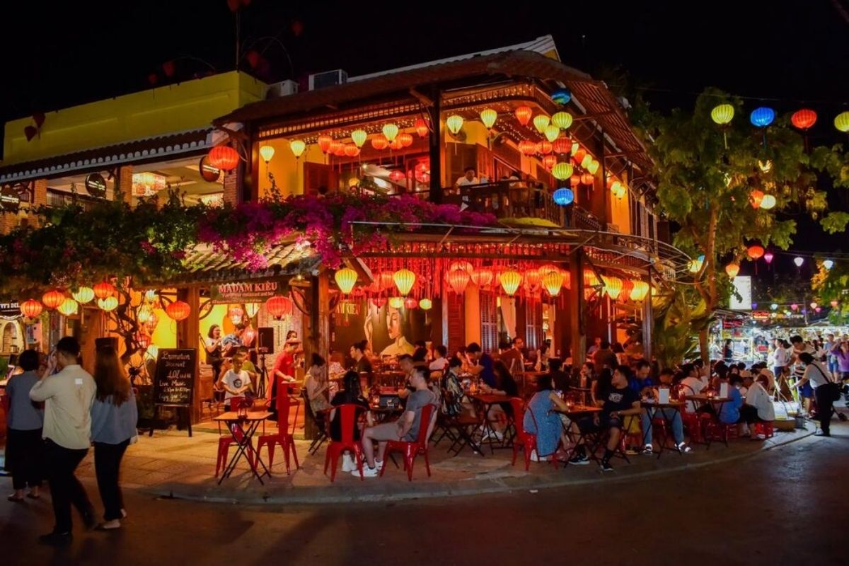 Savor Hoi An’s Street Food 