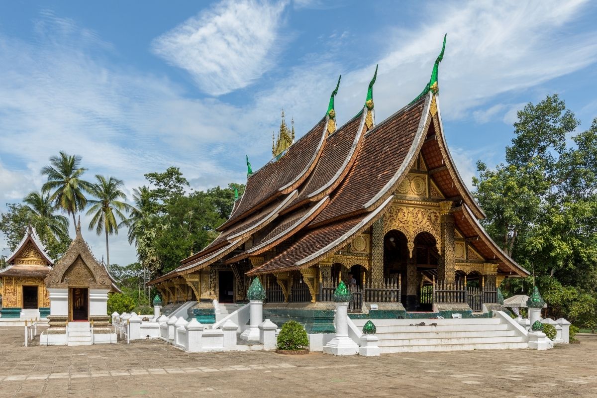Discover Wat Xieng Thong with Laos vs Vietnam travel