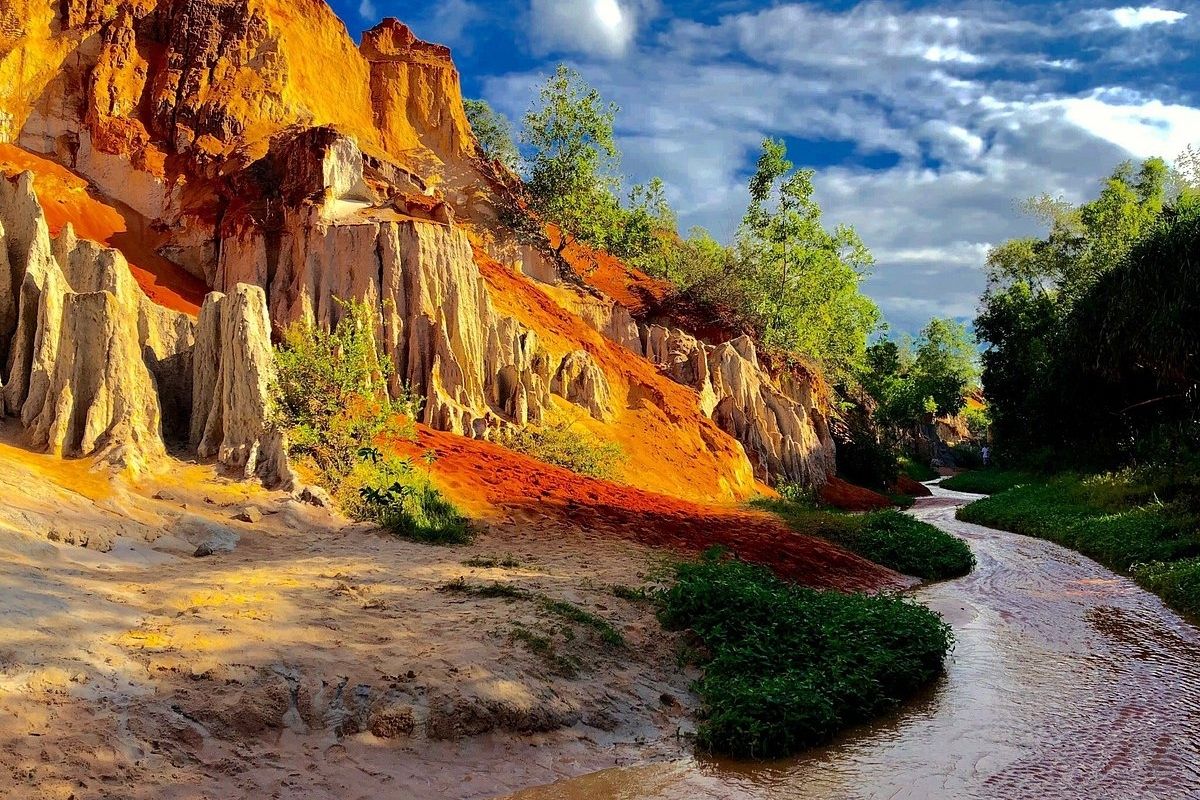 Visit Suoi Tien (Fairy Stream) with a Mui Ne 1 day tour from Ho Chi Minh