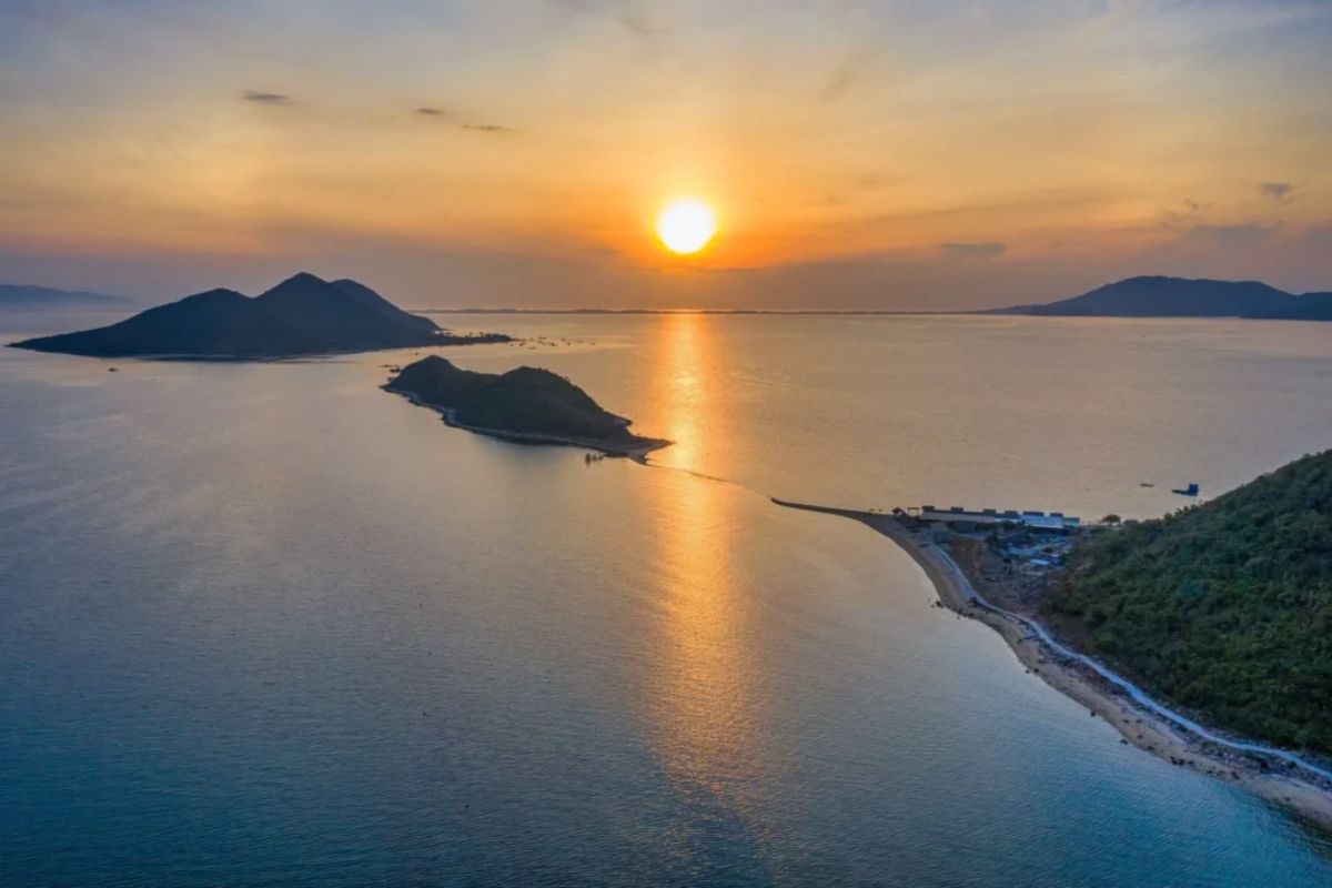 Diep Son Island