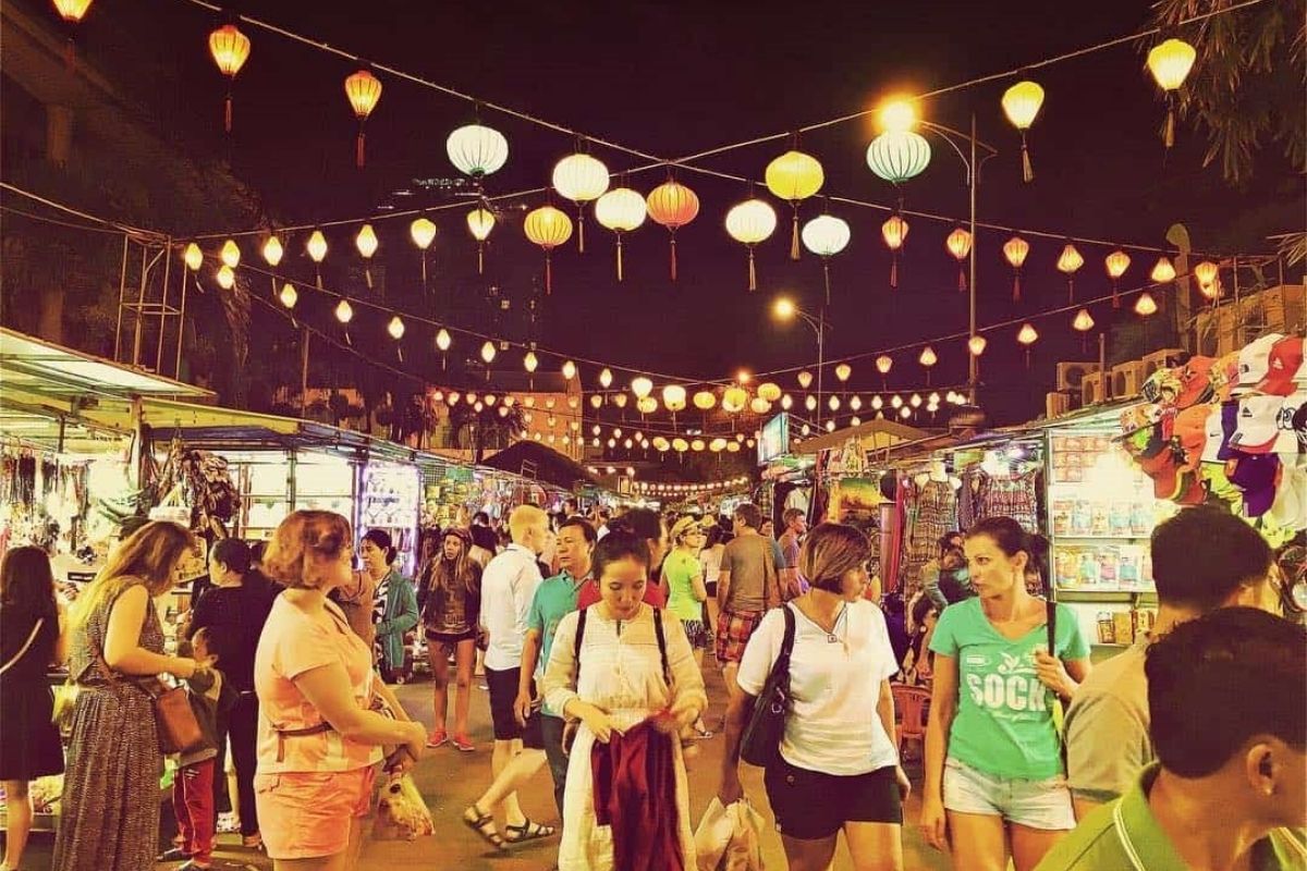 Discover the vibrant Nha Trang Night Market with Tran Quang Khai Night Market