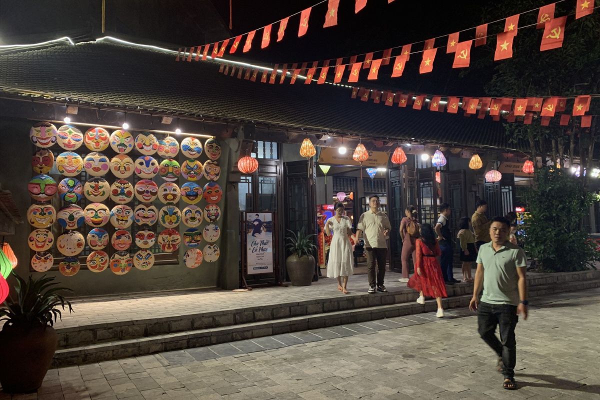 Ninh Binh Walking Street