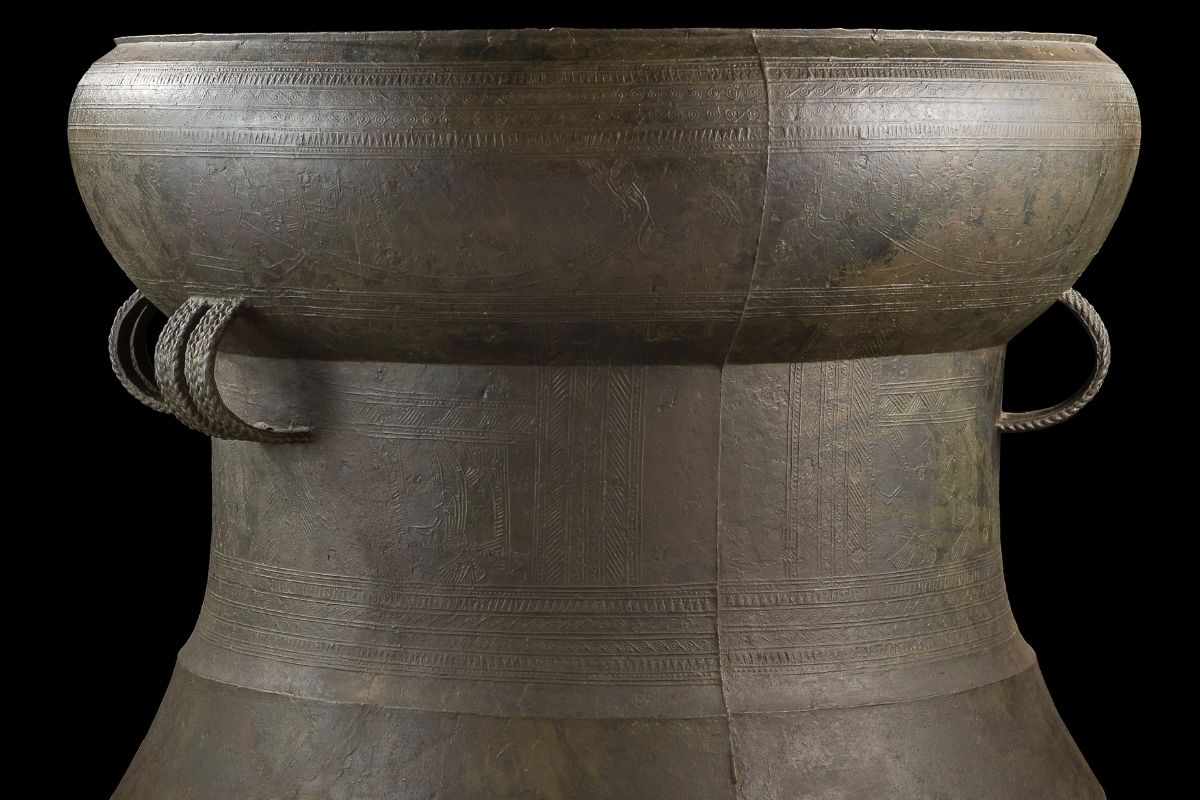 Ngoc Lu bronze drums