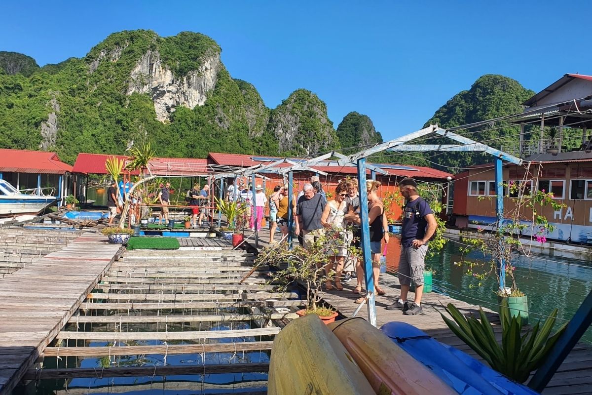 The Pearl Cultivation in Pearl Farm Halong Bay