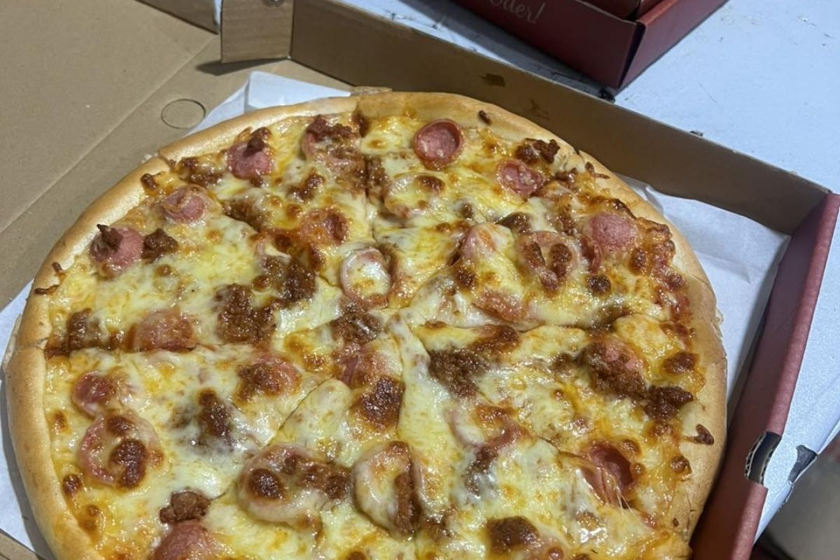 Chapa Hills Restaurant - Pizza