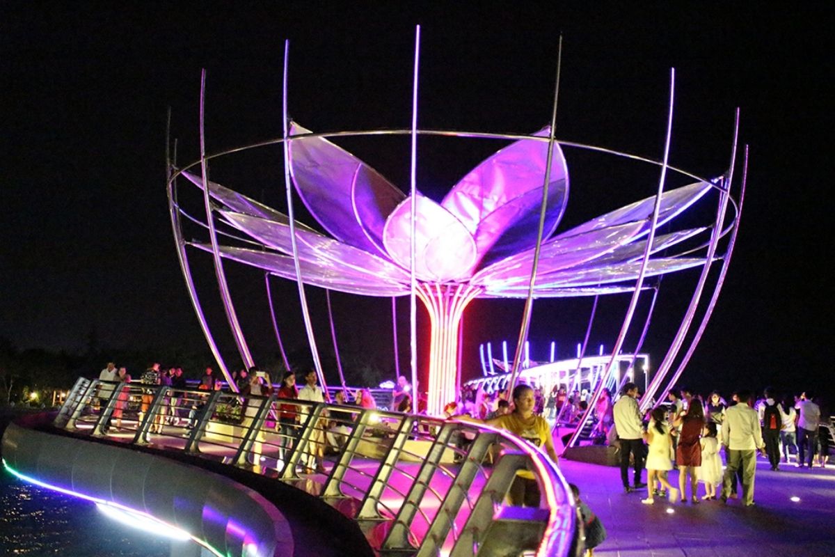 Can Tho Walking Bridge