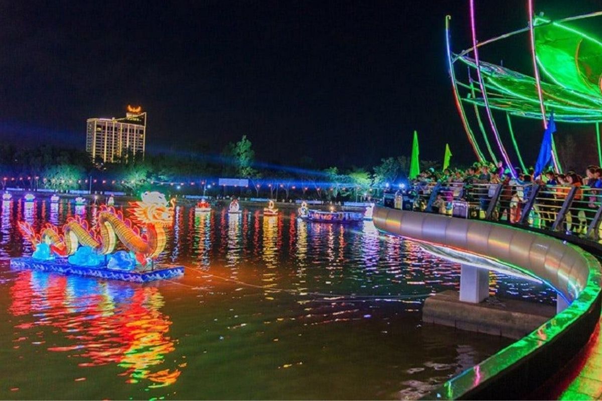 2–3 Hours of Pure Magic at Can Tho Walking Bridge 
