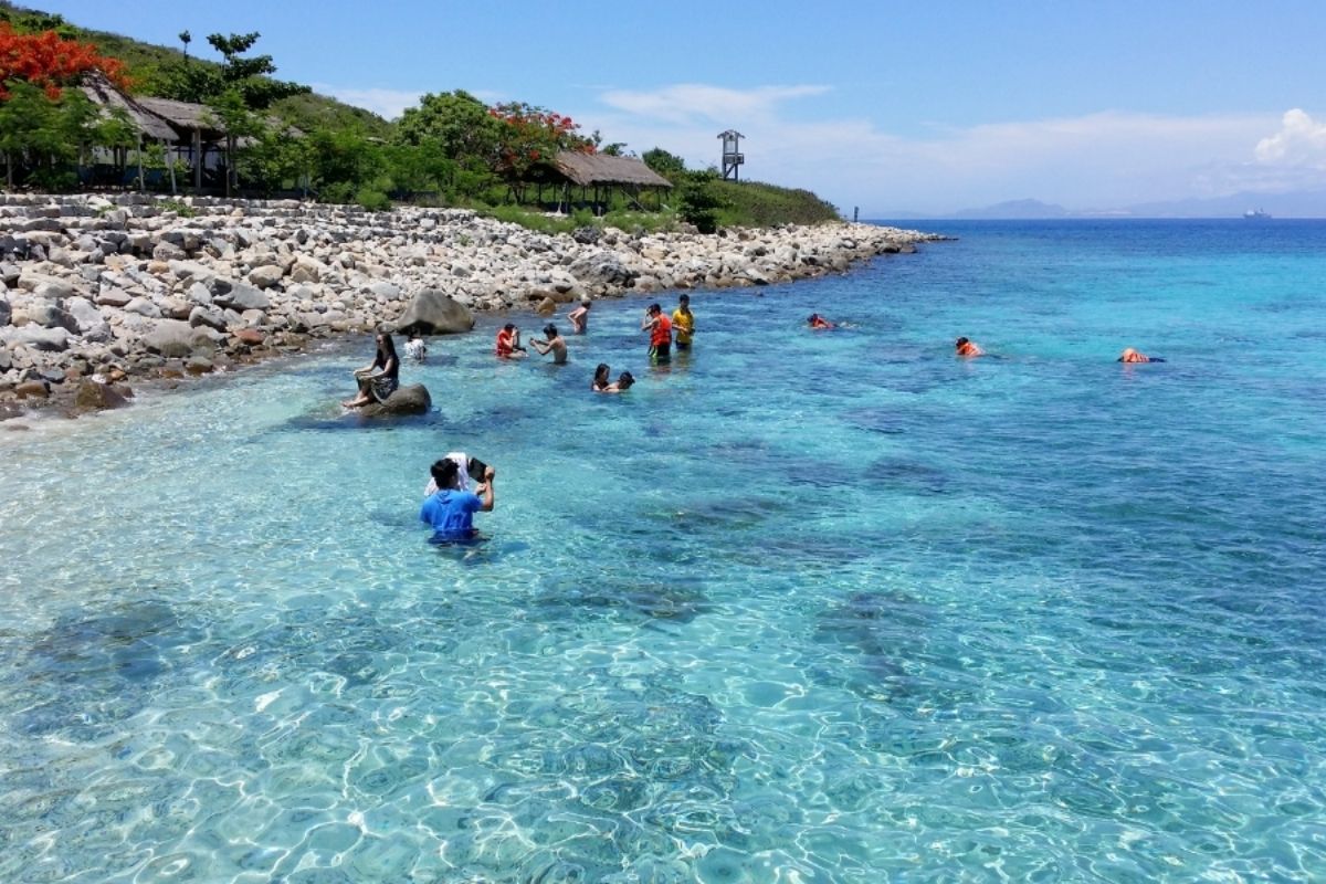 Embark on an unforgettable Nha Trang Island-Hopping Tour with Hon Mun Island