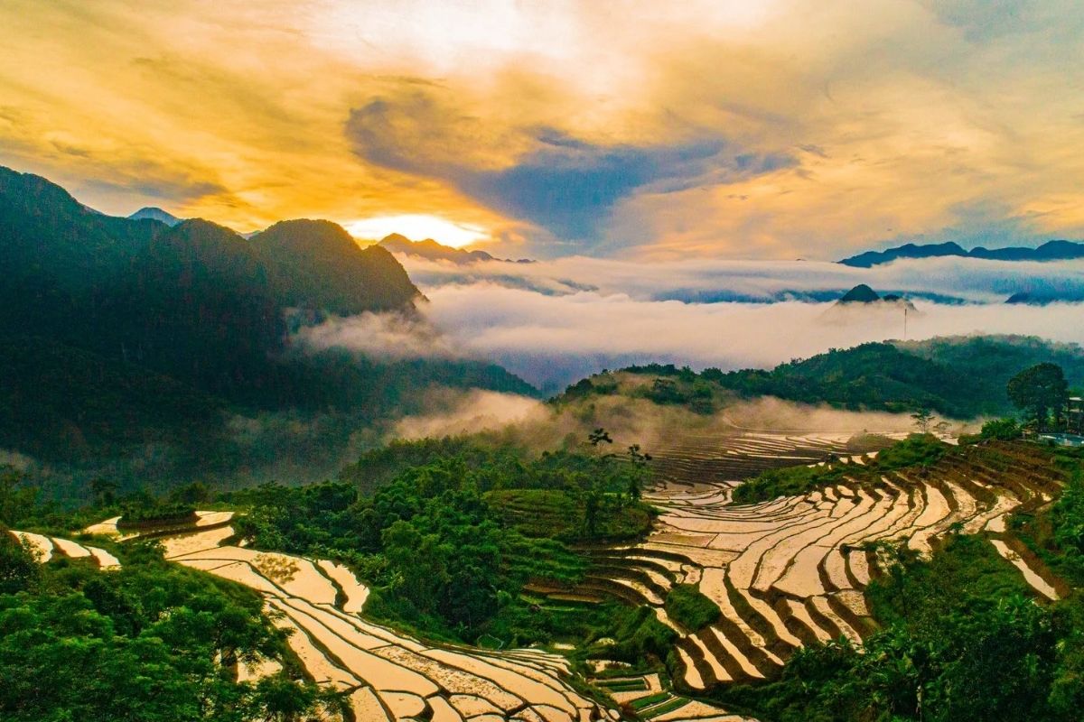 Sunset at Bang Village