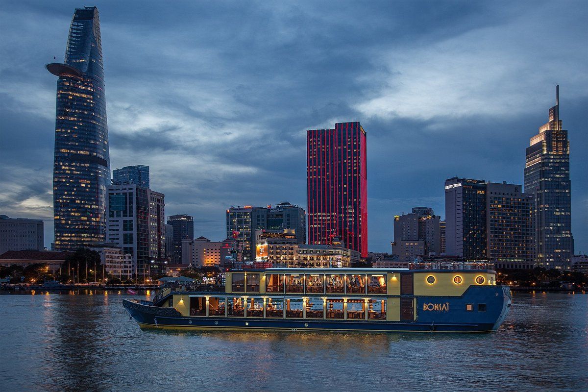 Cruise Along the Riverside