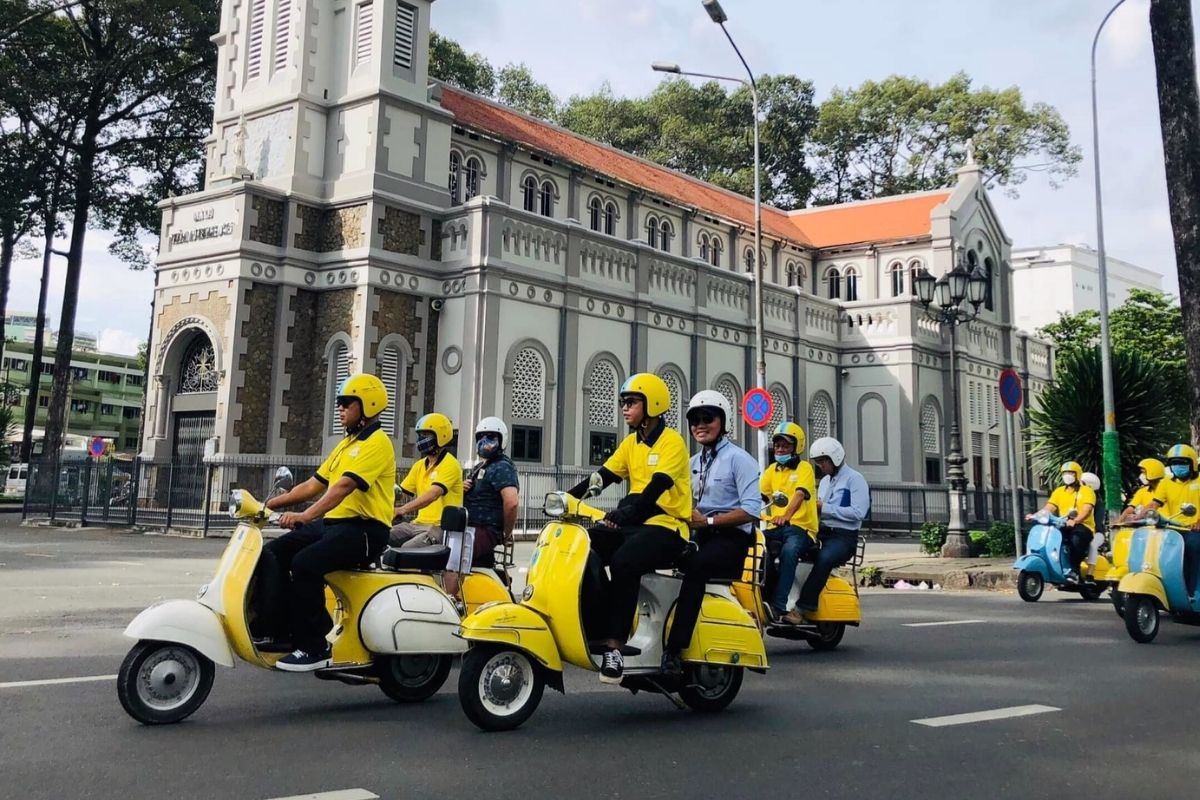 Saigon Vespa Tour
