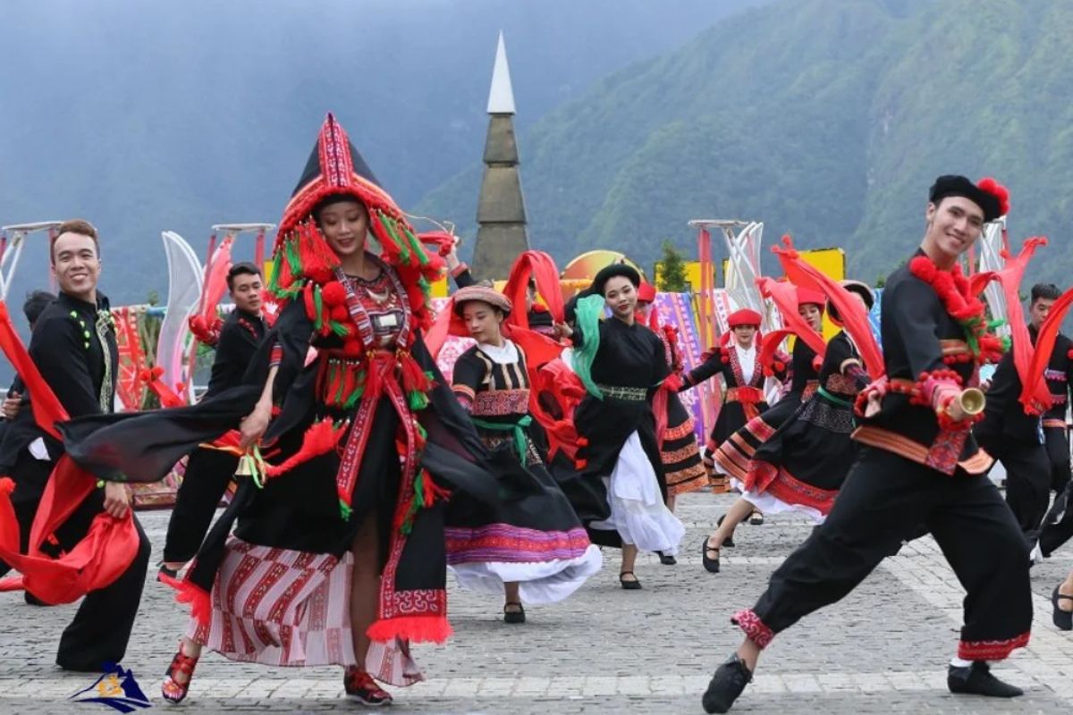 Dance Festival of the Red Dao