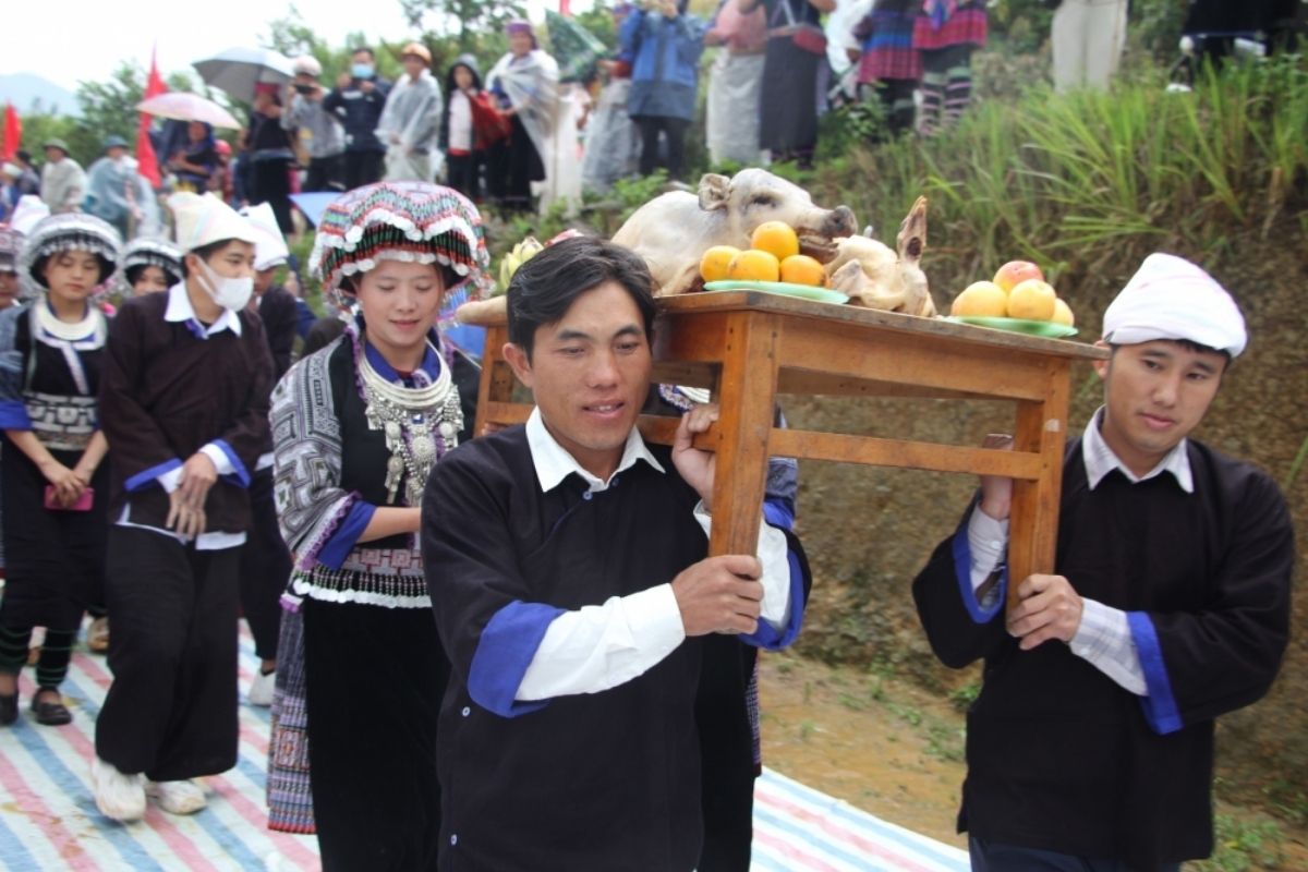 New Rice Celebration (Le Mung Com Moi) with ethnies mu cang chai