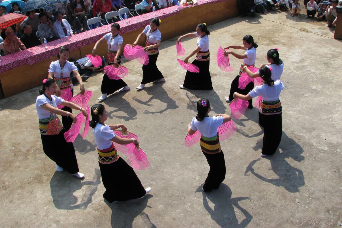 Xoe Dance and Communal Unity