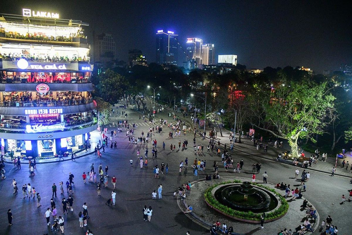 Walk from Hanoi Old Quarter