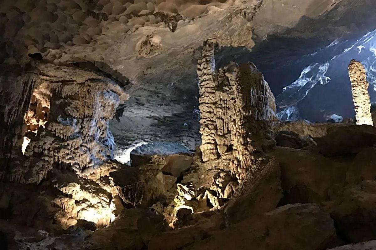 Discover the magic of Surprising Cave Area by Squid Fishing Halong Bay tour