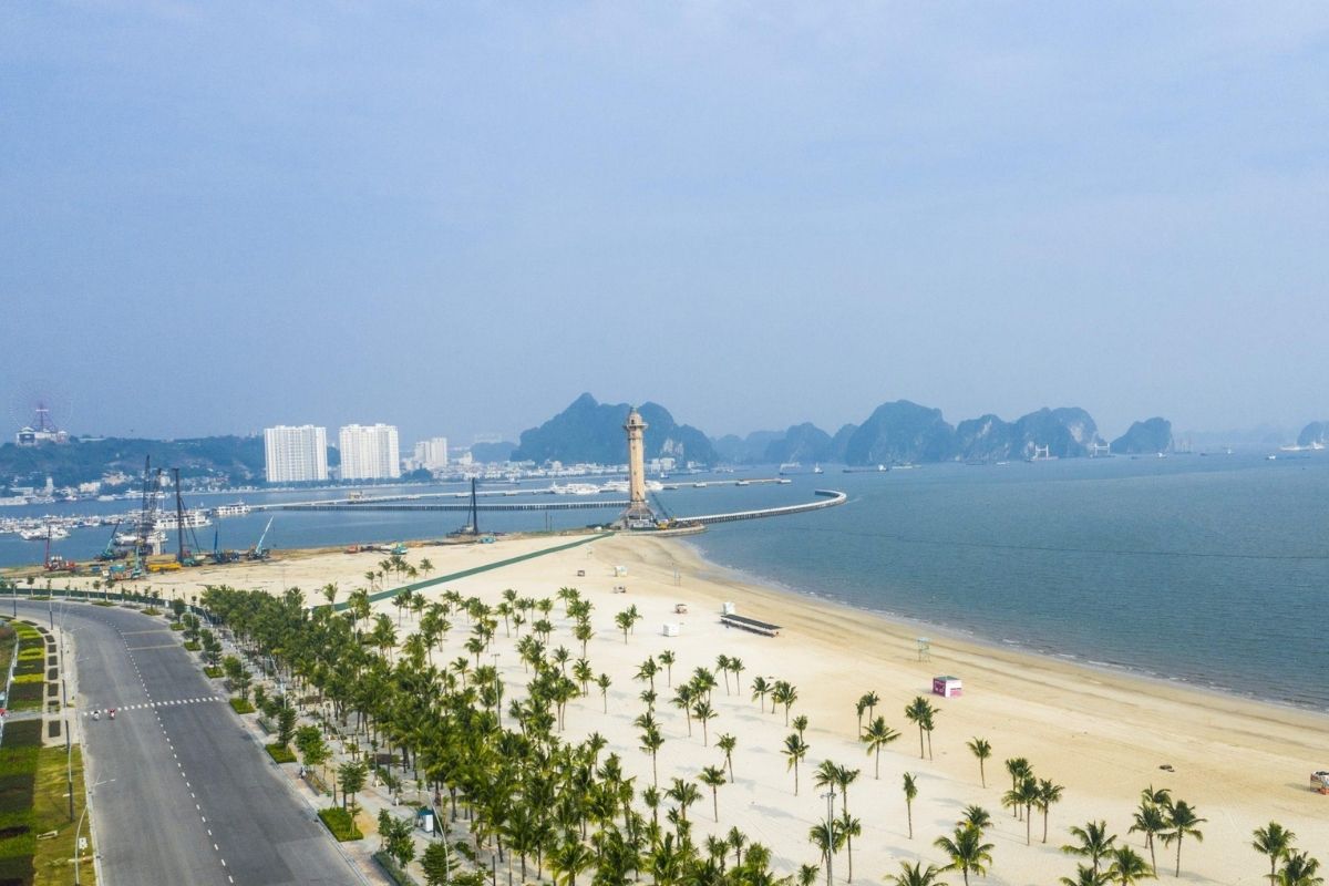 Bai Tu Long Bay