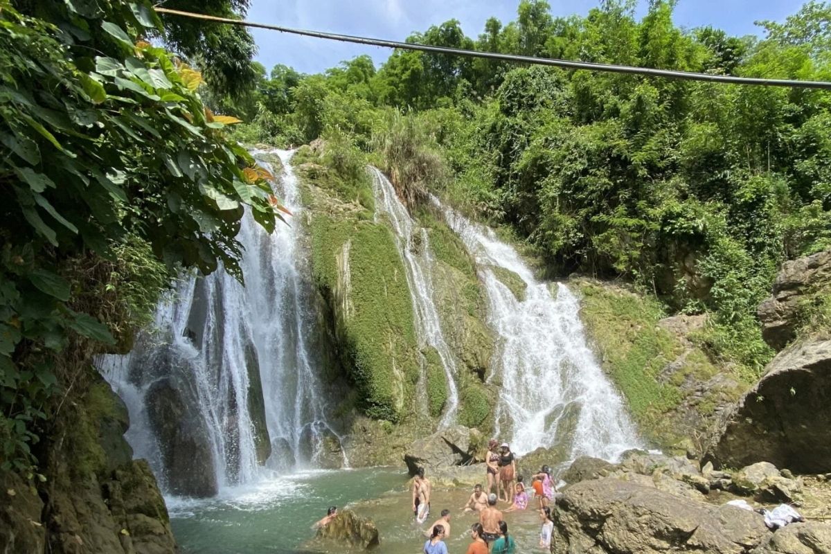 Thac Go Lao Waterfall