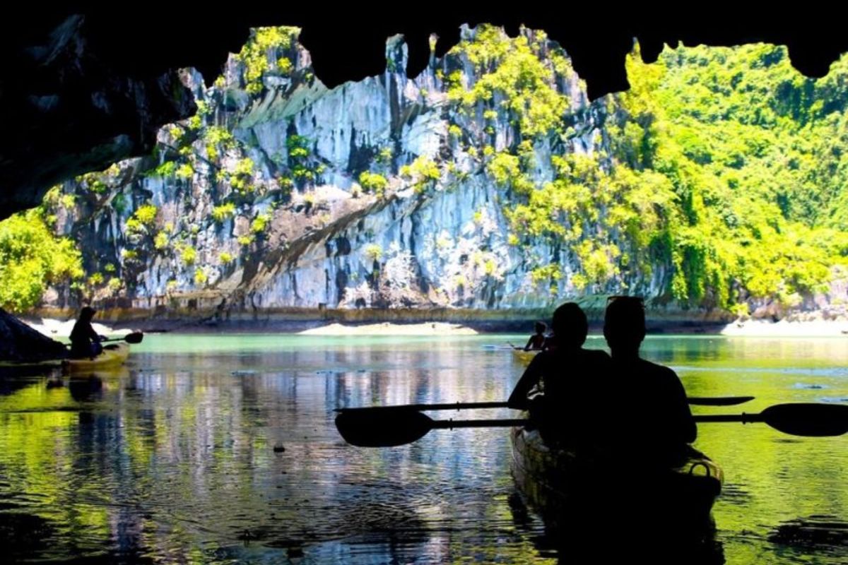 Night Kayaking in Luon Cave