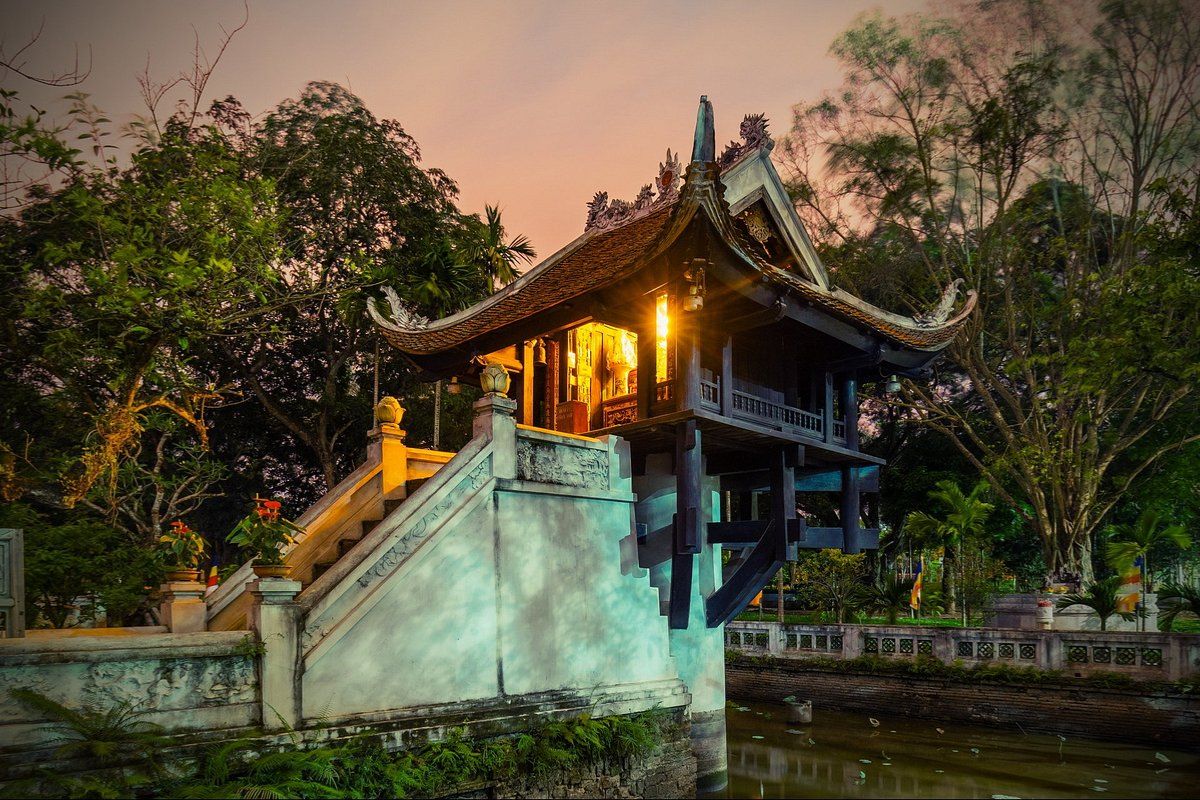 Discover One Pillar Pagoda with Hanoi historical sites