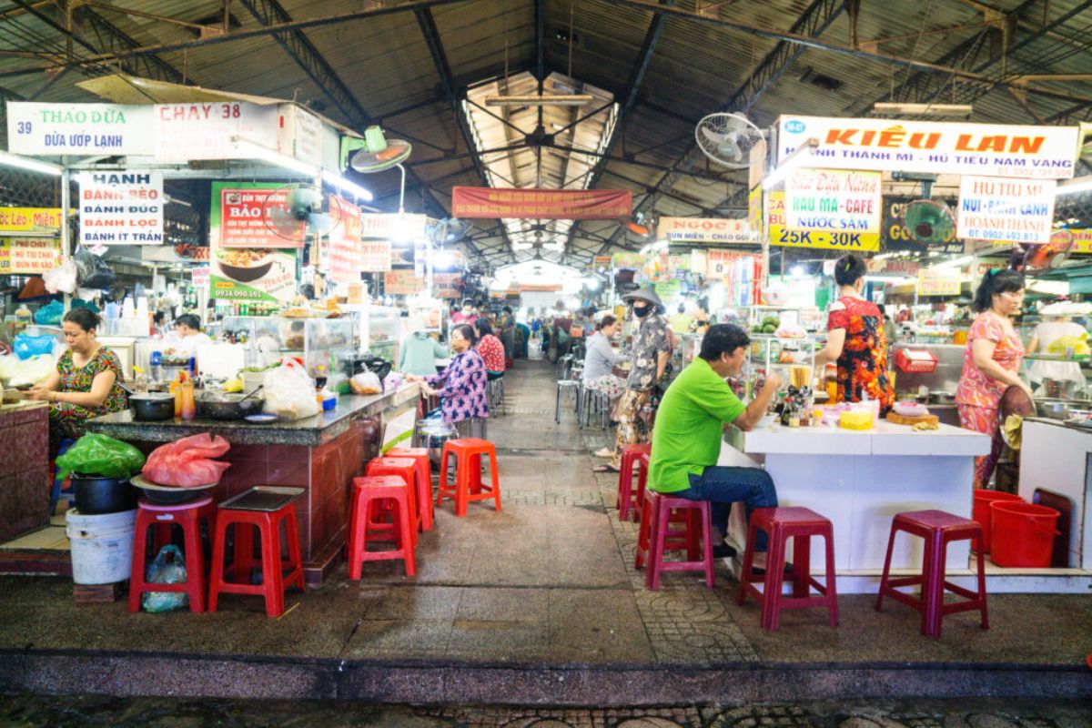 Xom Chieu 200 Market