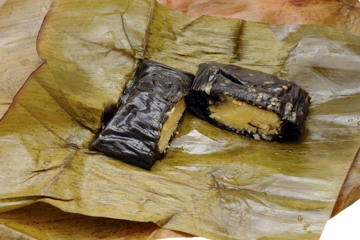 Banh Gai with Vietnamese cake
