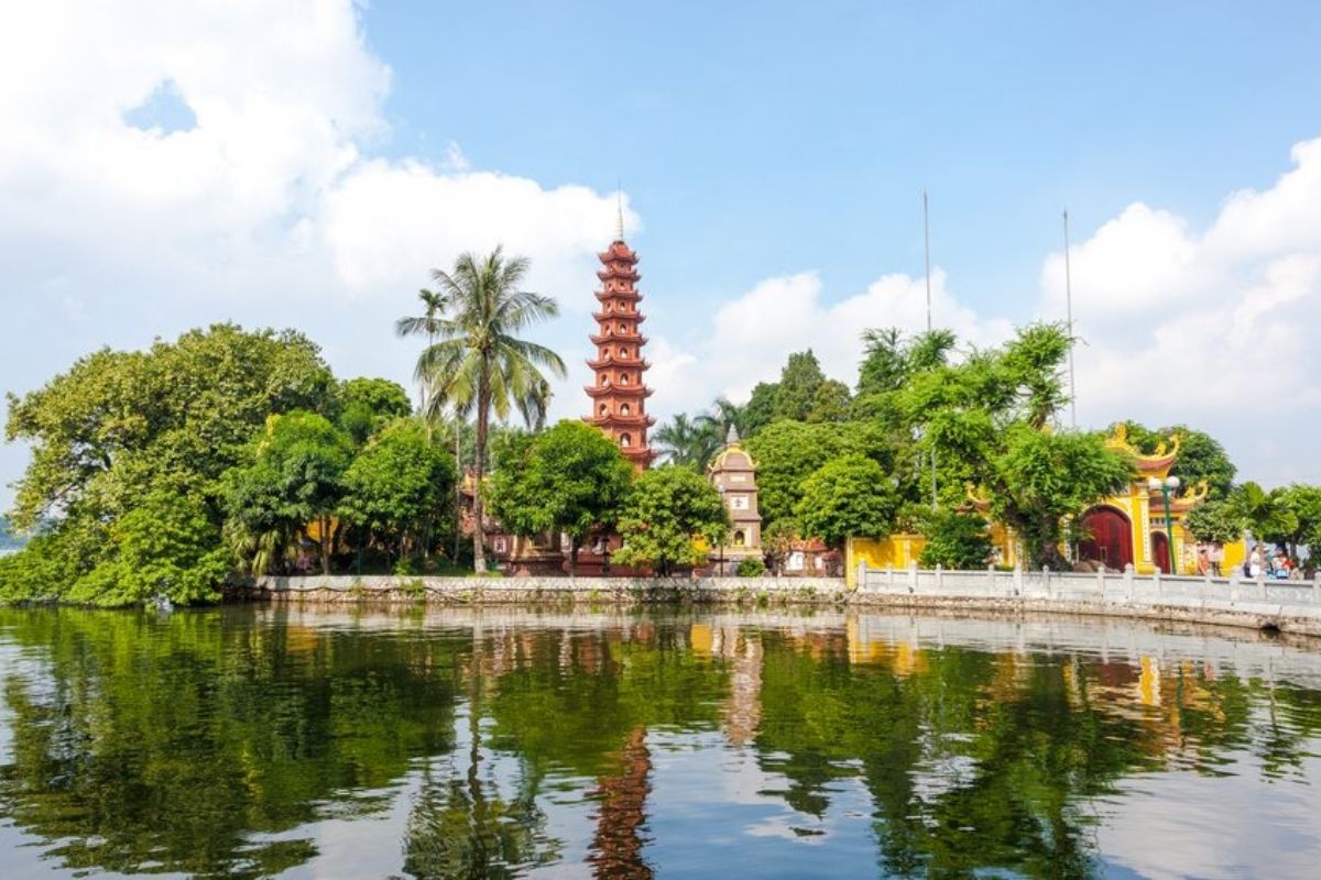  Discover the spiritual essence of Vietnam Tran Quoc Pagoda in temple Vietnam