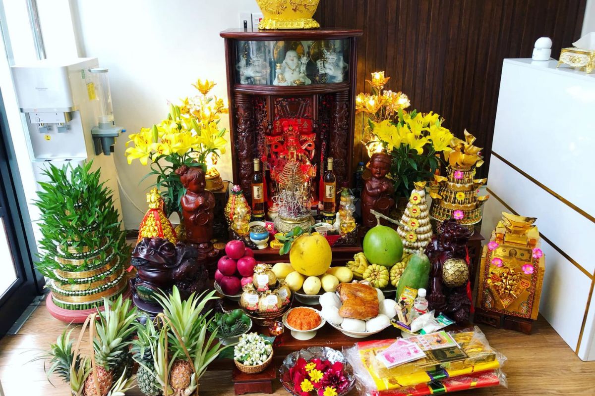 God of Wealth Worship with Traditional customs of Vietnam