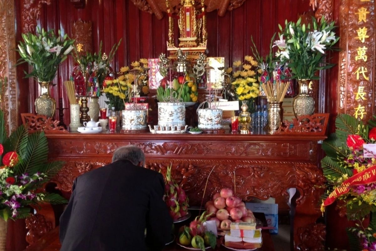 Explore the Traditional customs of Vietnam with Ancestor Worship