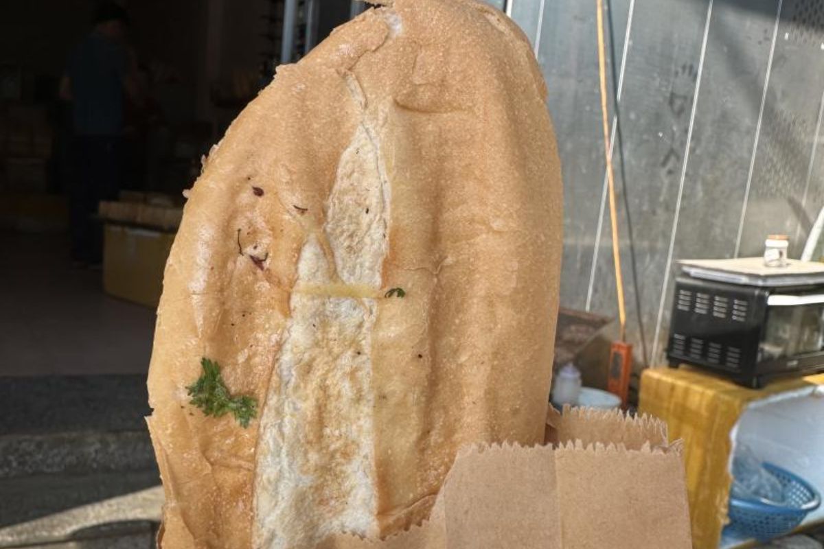 Banh Mi Sapa is the must-try snack in Sa Pa with Pham Tang Banh Mi