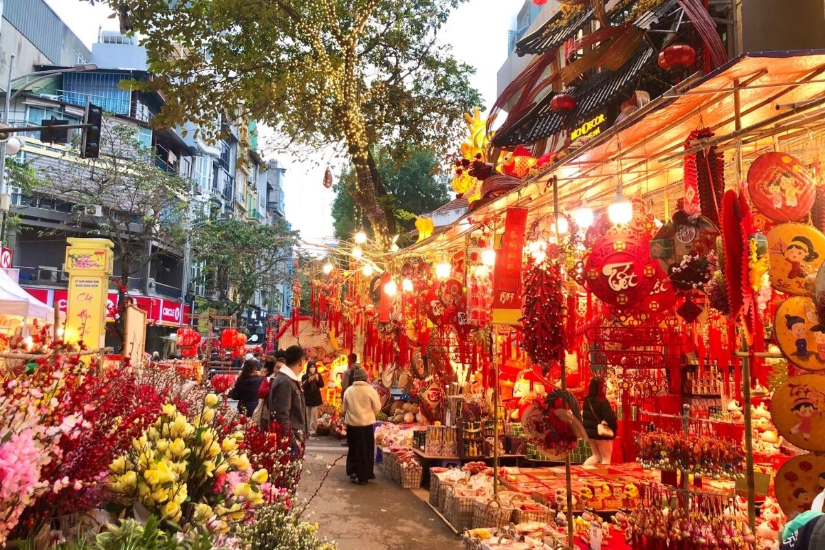 Hang Luoc Street – The Iconic Tet Flower Market of Hanoi flower street
