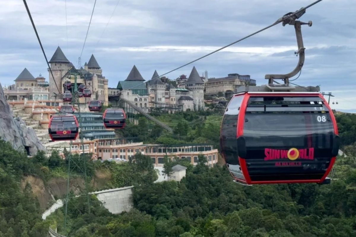 Ba Na Hills Cable Car in the best Vietnam cable car