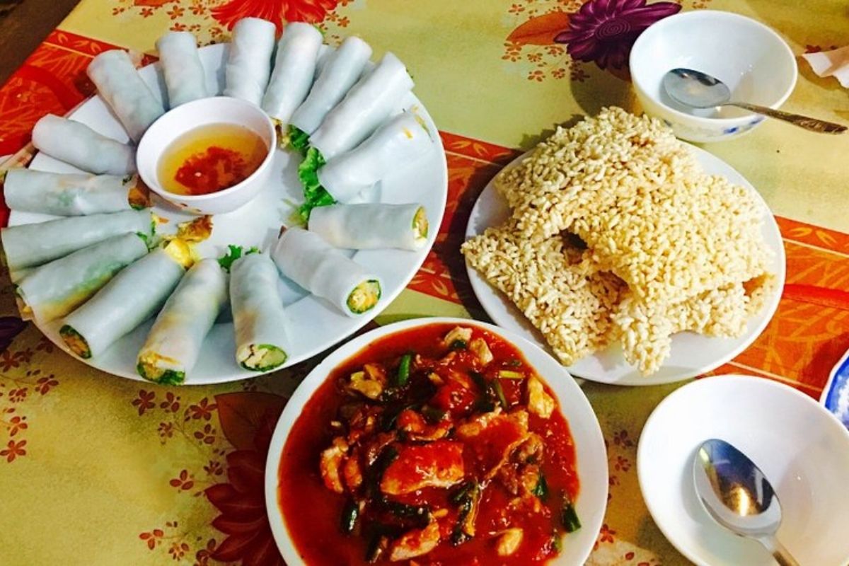 Trung Tuyet Restaurant is the Best Places to Eat Ninh Binh