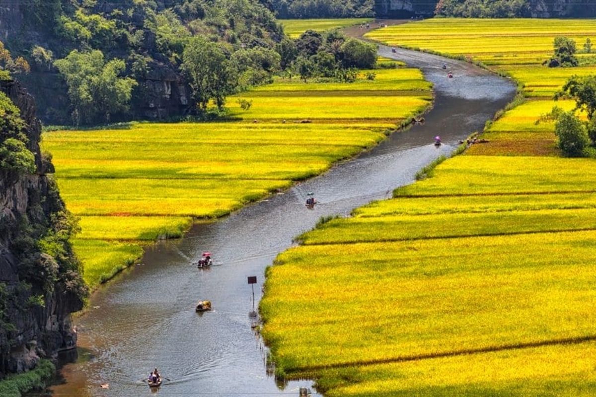 Tam Coc in the top attractions near Ninh Binh City Cente