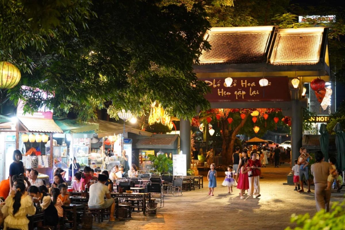 Ninh Binh Walking Street