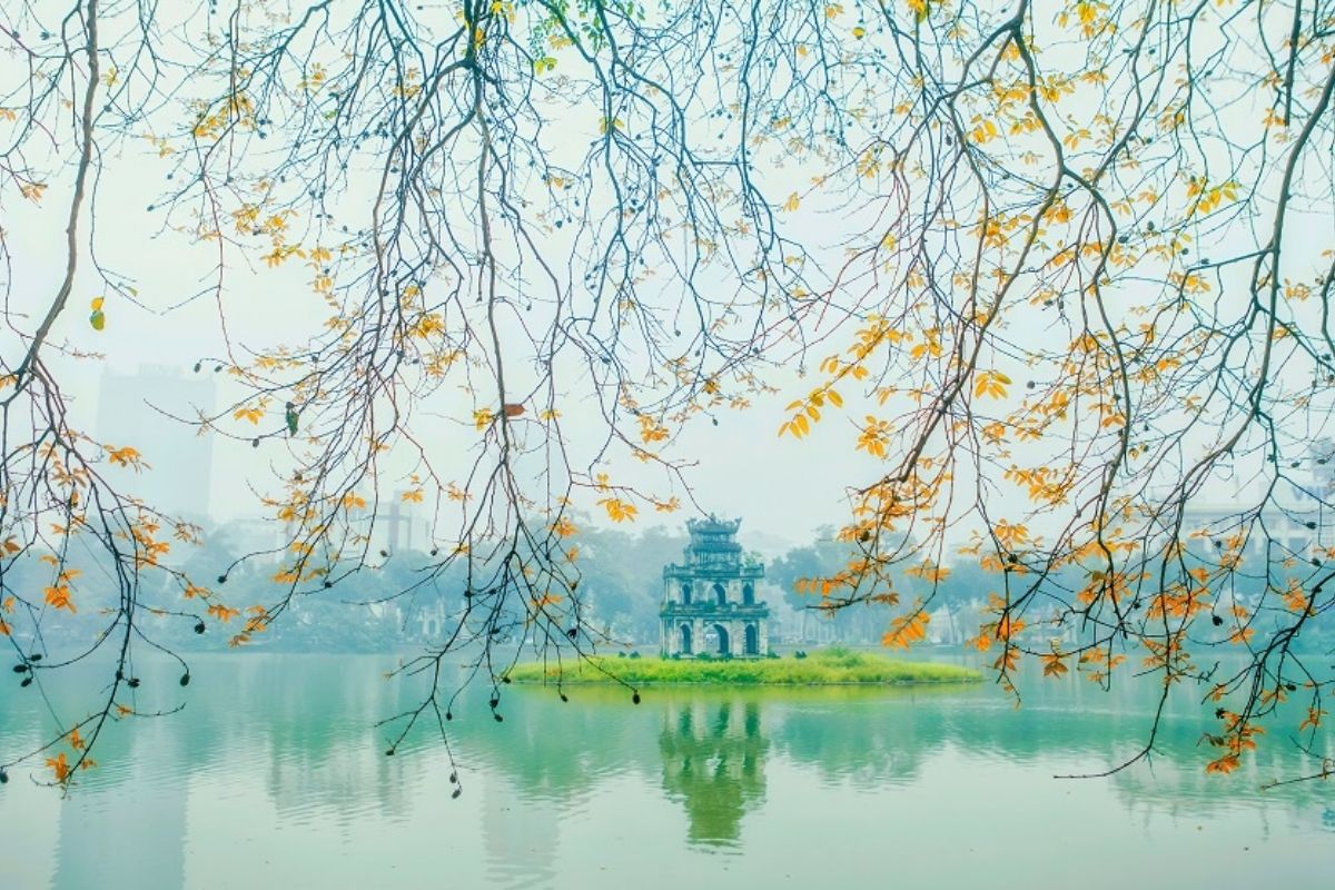 Hoan Kiem Lake is the place near Hanoi Downtown