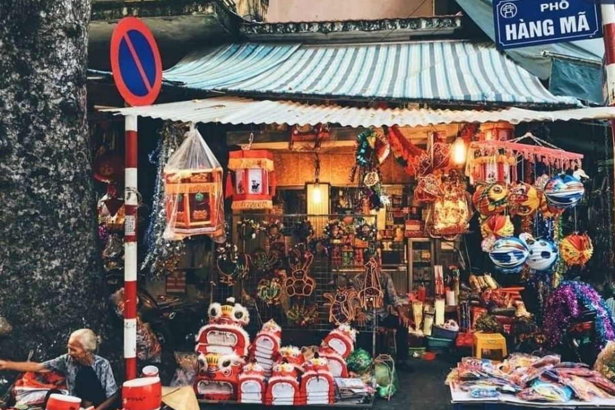 Explore the culture of Hang Ma Street with Hanoi Downtown