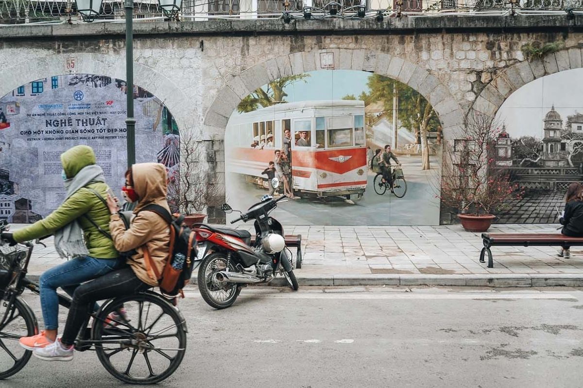 Explore Hanoi Downtown with Phung Hung Street