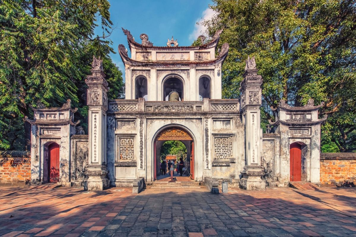 Explore the history of Temple of Literature with Experience the Mid-Autumn Festival in Vietnam tour