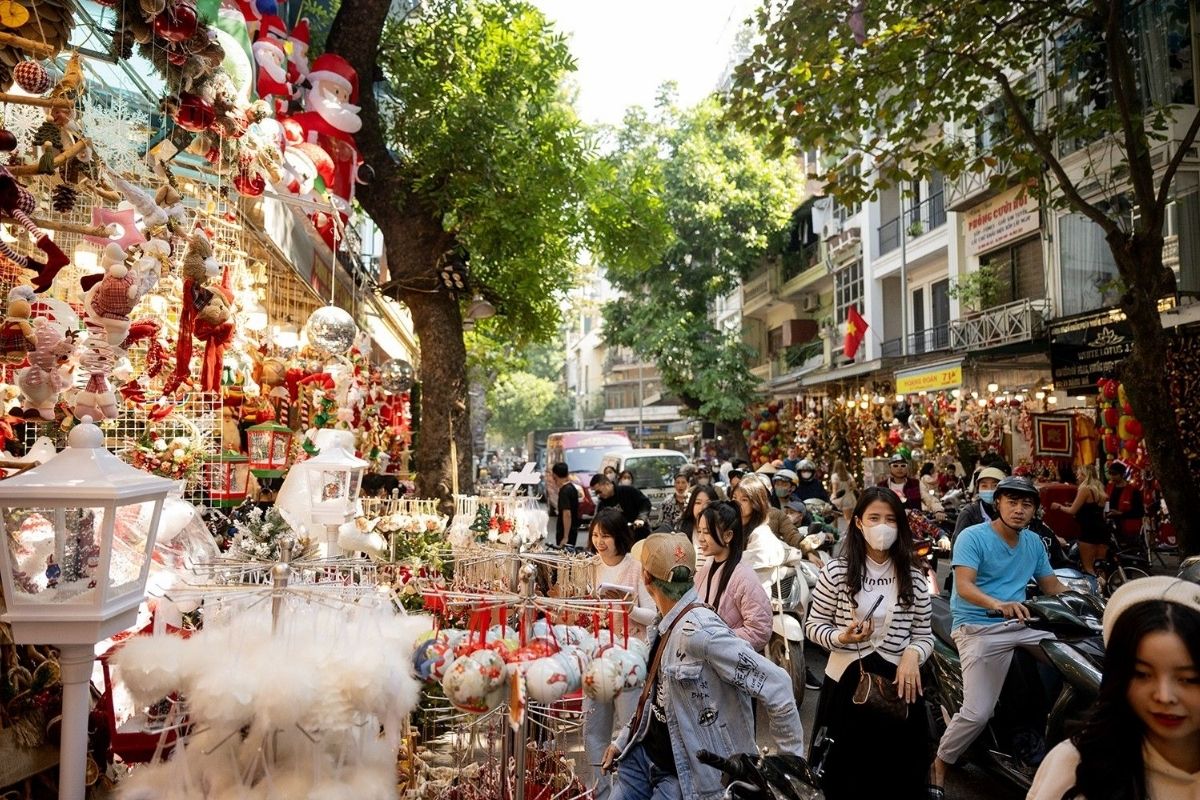 Hang Ma Street is best place shopping for Mid-Autumn Festival in Vietnam