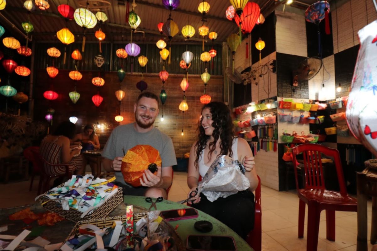 Enjoy the moment of Lantern workshops with Mid-Autumn Festival in Vietnam