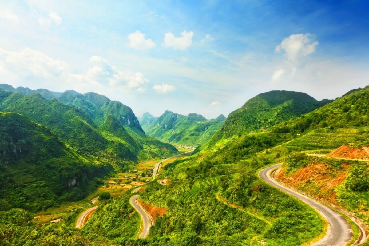 Discover the magic of Ha Giang Trekking with Ma Pi Leng Pass 
