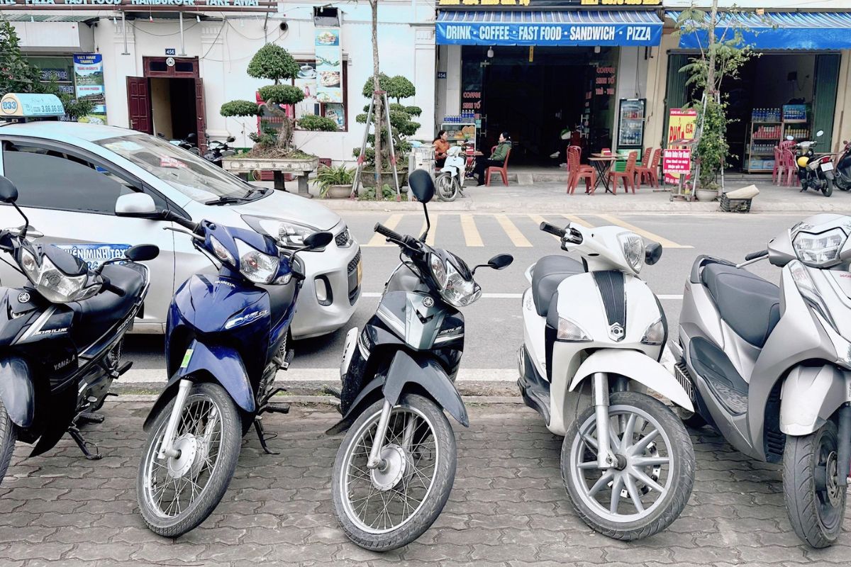 Ms. Trang – Right Next to the Train Station, Personal and Fast