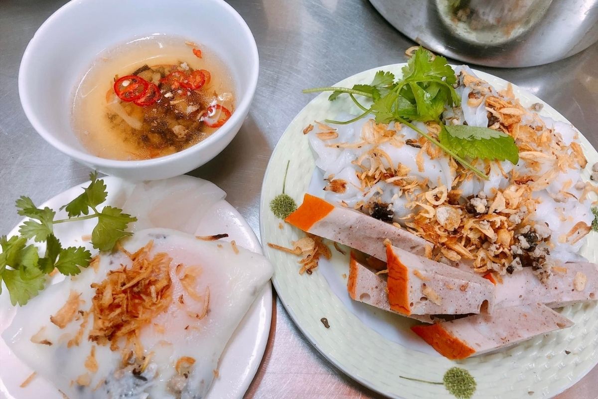 Banh Cuon is the best food national dish of Vietnam